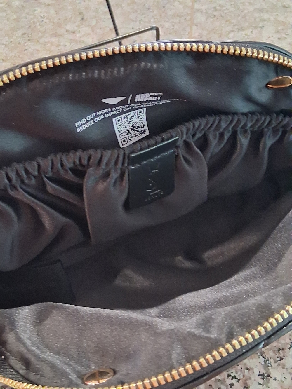 Black Quilted Crossbody with Tassel and Gold Chain Strap.New - Picture 9 of 10